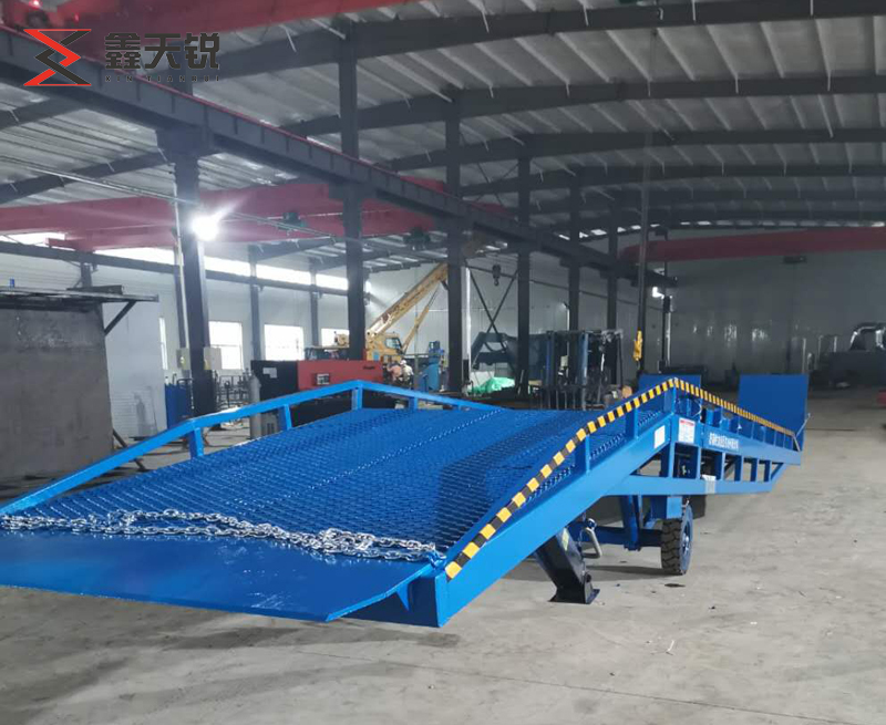 包头移动式液压登车桥生产车间